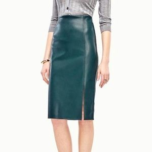 Ann Taylor Green Faux Leather Pencil Skirt - 4